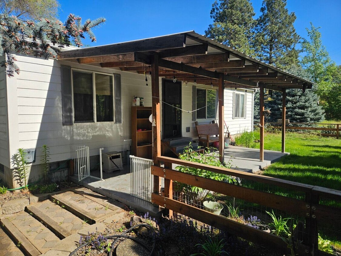 1271 Main St, Juliaetta, ID 83535 House Rental in Juliaetta, ID