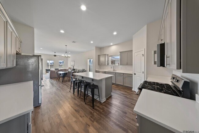 Foto del edificio - 1343 Rustic Pine Dr