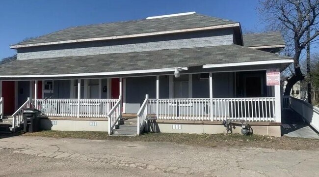 Foto del edificio - 320 Quitman St
