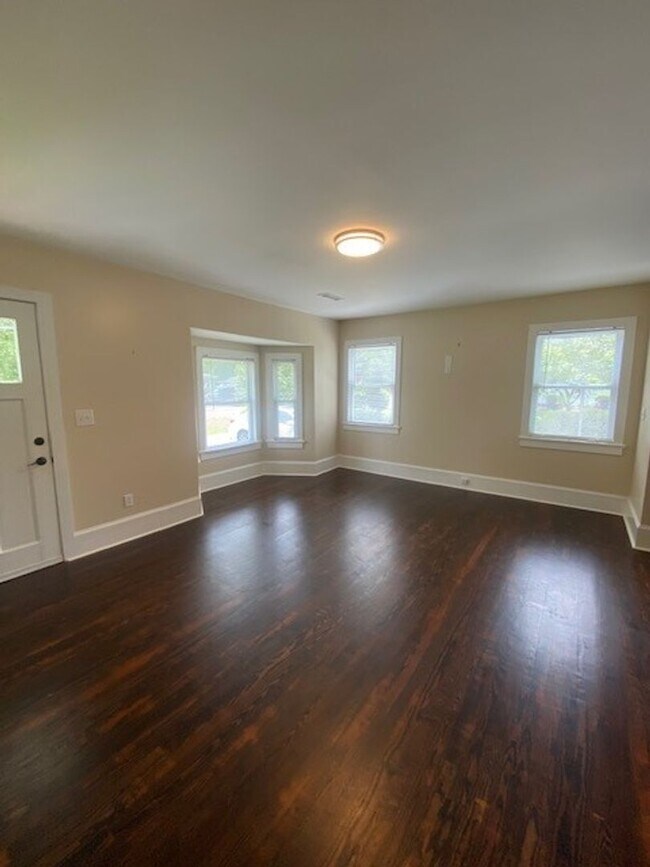 Foto del edificio - Introducing a charming 2-bedroom, 2-bathro...