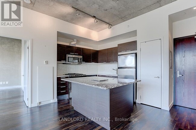 Building Photo - 25-1325 Oxley St