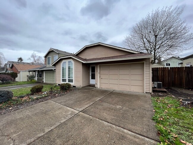 Building Photo - Beautiful 3 Bed 2 Bath Rand Home in Tigard...