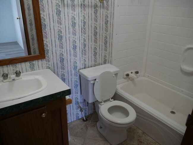 Building Photo - Adorable mobile home in Quitman
