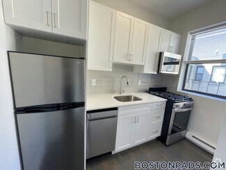 Building Photo - 77 Park Dr
