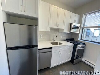 Building Photo - 77 Park Dr