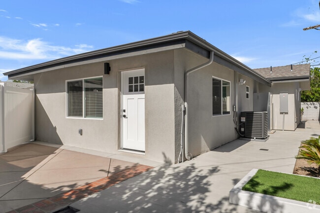 Building Photo - 11228 Louise Ave