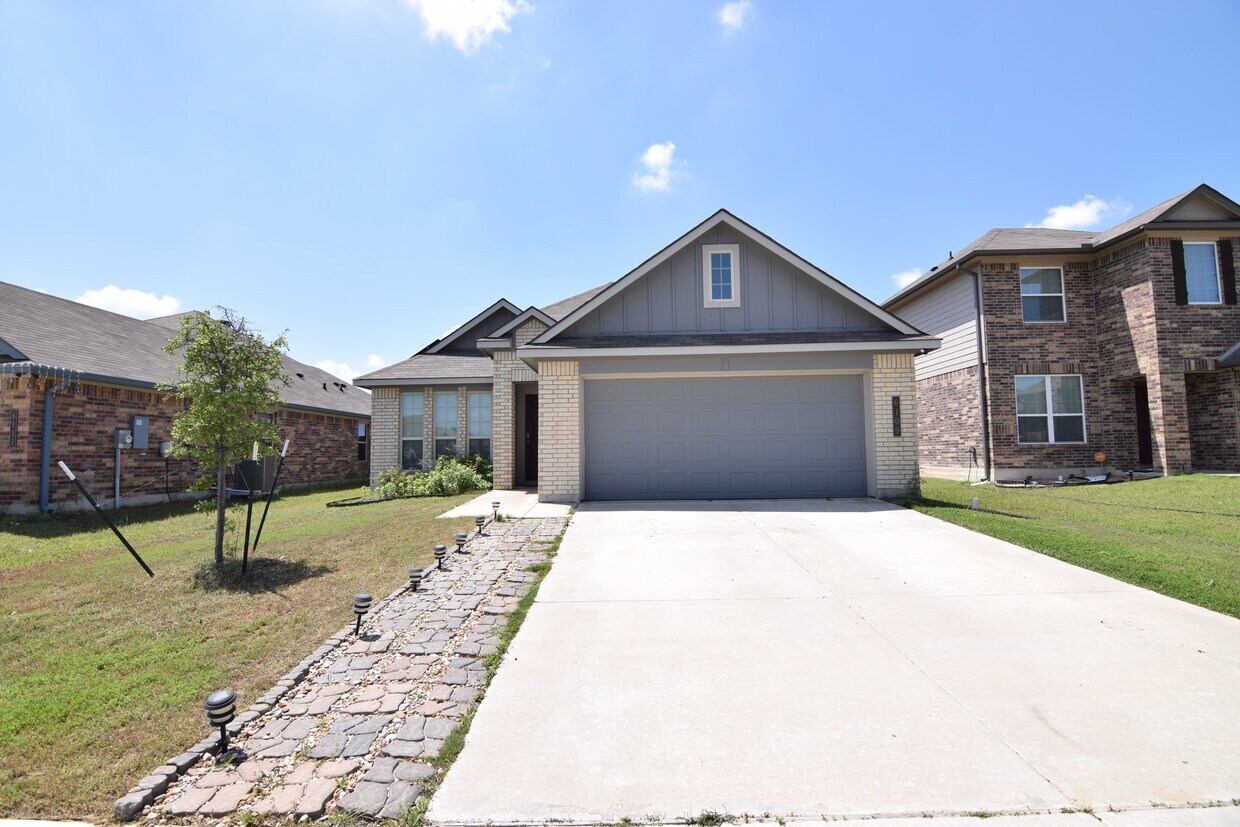 Foto principal - 6109 Hercules Ave