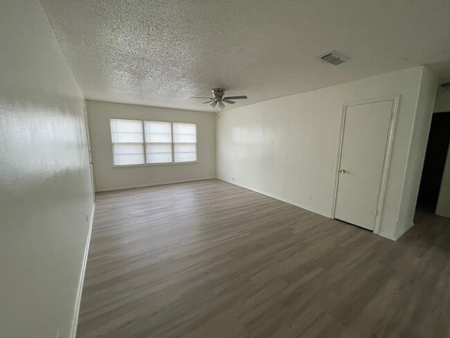 Foto del edificio - 2411 45th St