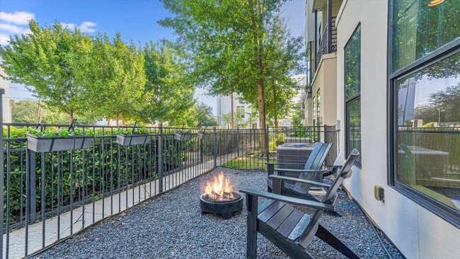 Building Photo - 2115 Colorado St