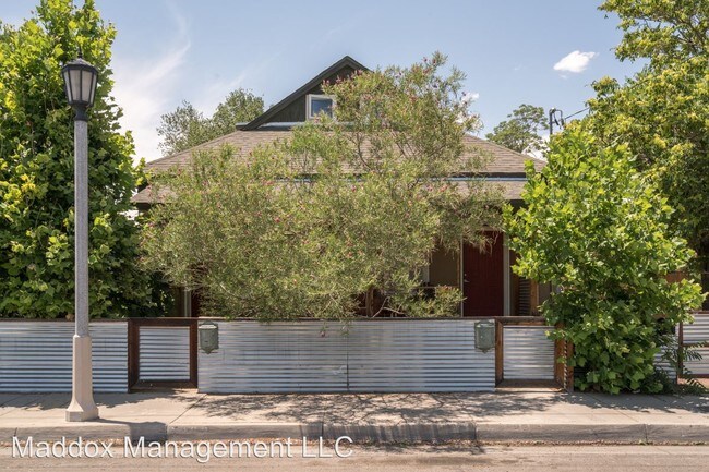 Foto del edificio - 1003 4th St SW