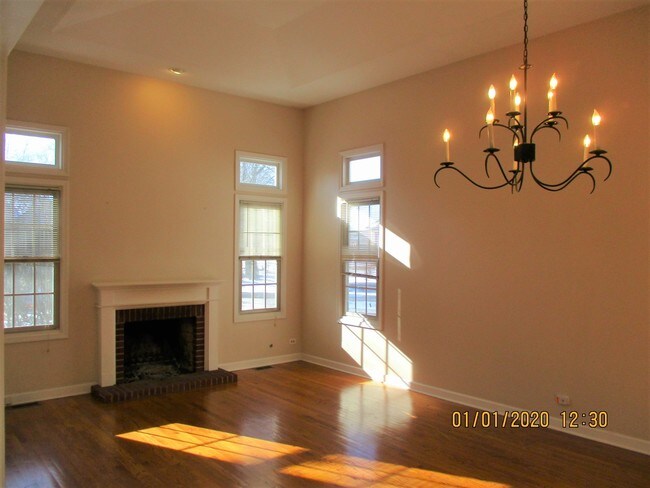 Building Photo - 98 Waterside Pl