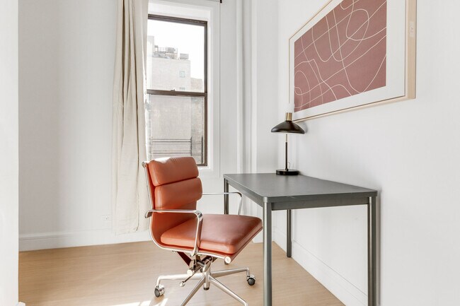 Foto del edificio - 244 W 72nd St