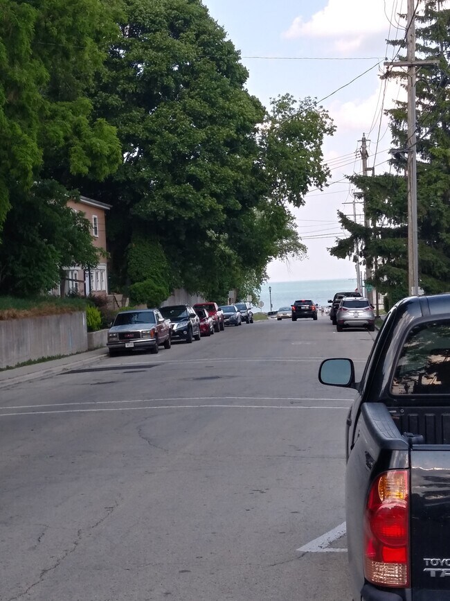 one block from Lake Michigan - 228 E Jackson St