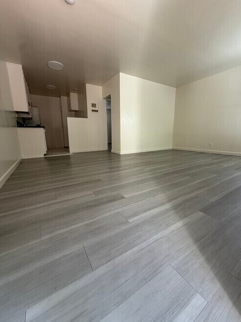 Foto del edificio - 733 Pier Ave