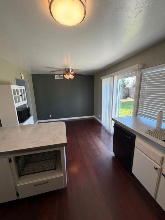 Foto del edificio - 10874 Eberly Ct