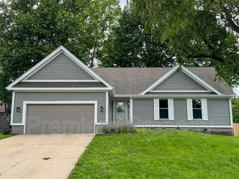 Primary Photo - 1205 N Sunset Dr