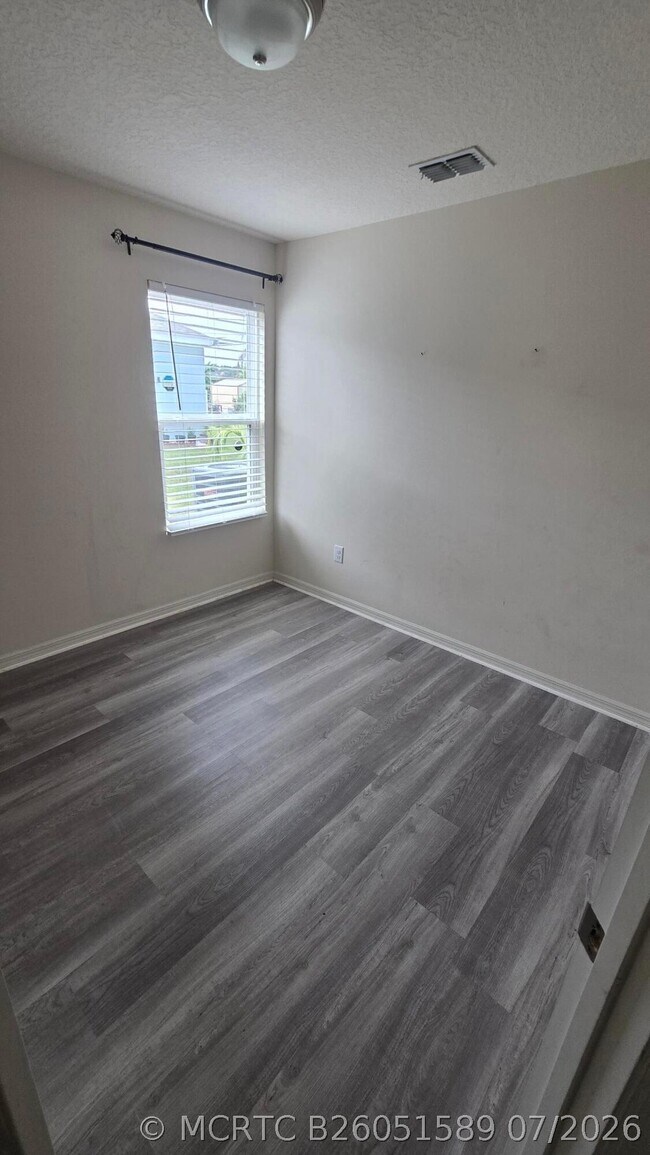 Foto del edificio - 1832 SW Cameo Blvd