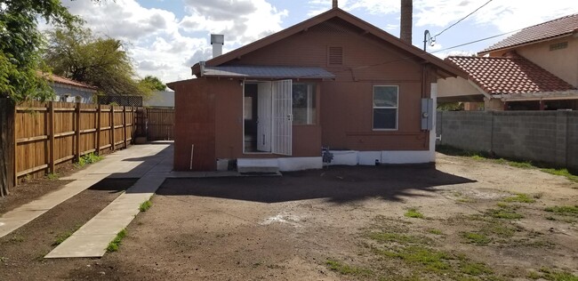 Foto del edificio - 1344 E Moreland St