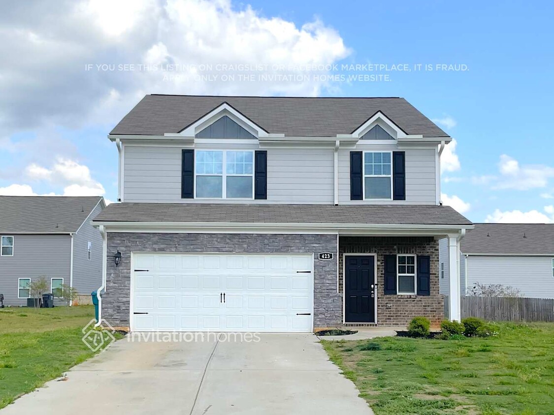 Primary Photo - 423 Vermeer Ct