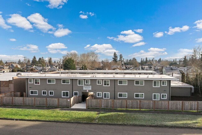 Building Photo - Lincoln Flats