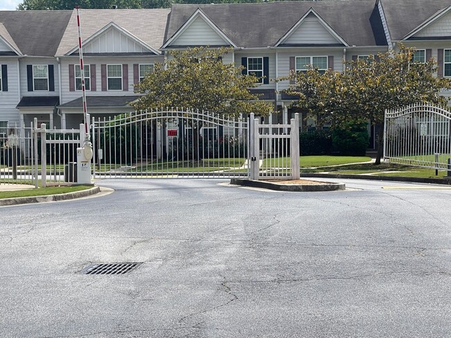 Building Photo - 6206 Flat Trce