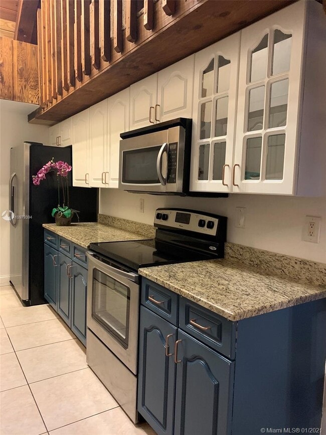 Building Photo - 427 N University Dr 2-13 Plantation Fl 33324