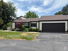 Building Photo - 9903 W Westview Dr