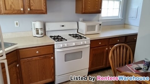 Building Photo - 9204 51st Ave