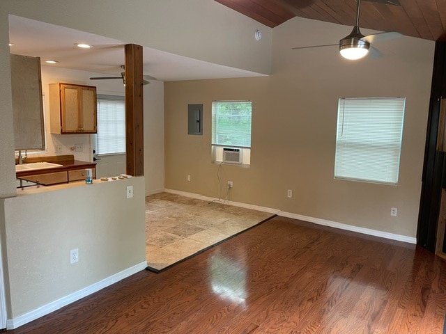 Photo - 2132 Roselawn St House