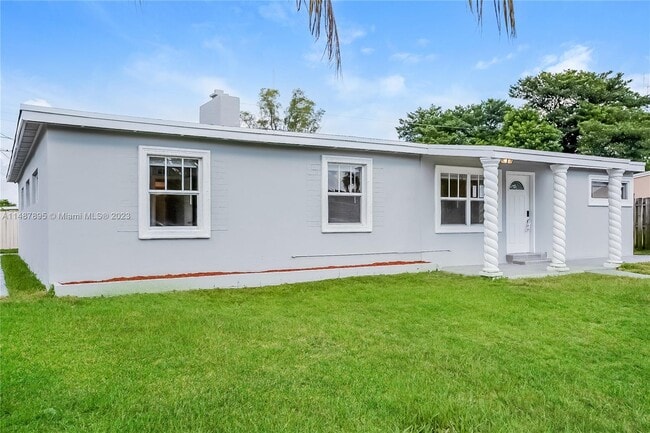 Building Photo - 3740 SW 44th Ave