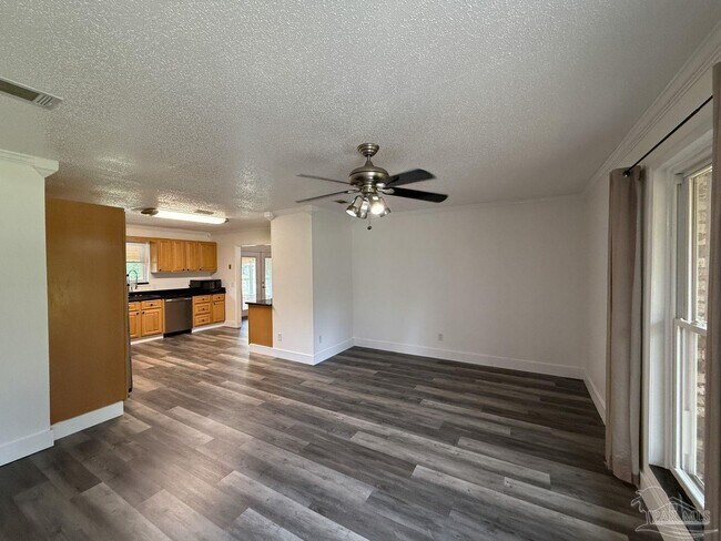 Foto del edificio - 5801 Timberline Dr