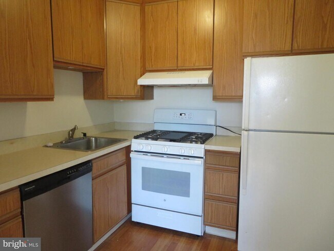 Foto del edificio - 424 Meadowview Ln