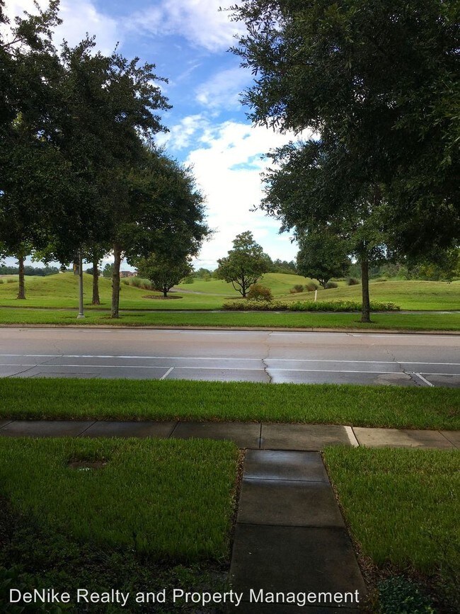 Foto del edificio - 7114 Five Oaks Dr