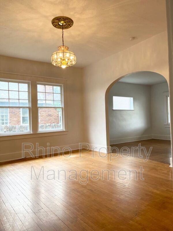 Foto principal - 341 Hubbard Ave S