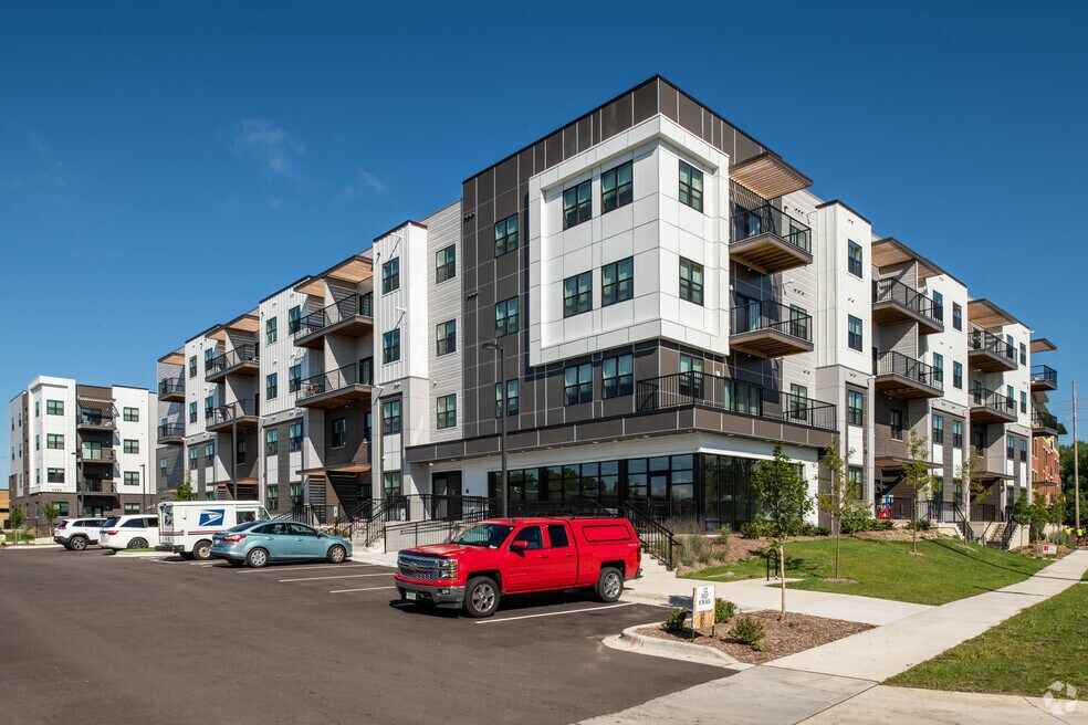 The Oscar Family Apartments