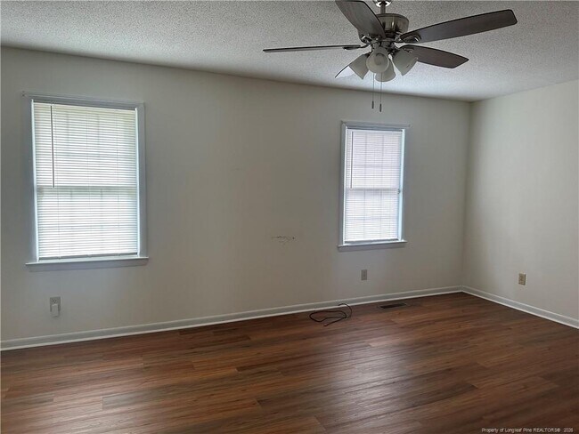 Foto del edificio - 3702 Cliffridge Dr