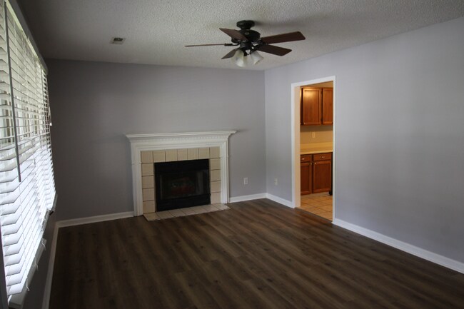 Foto del edificio - 6008 Southcrest Dr