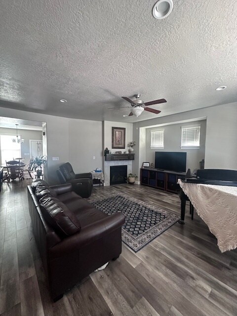 Foto del edificio - 896 S Crescent Way