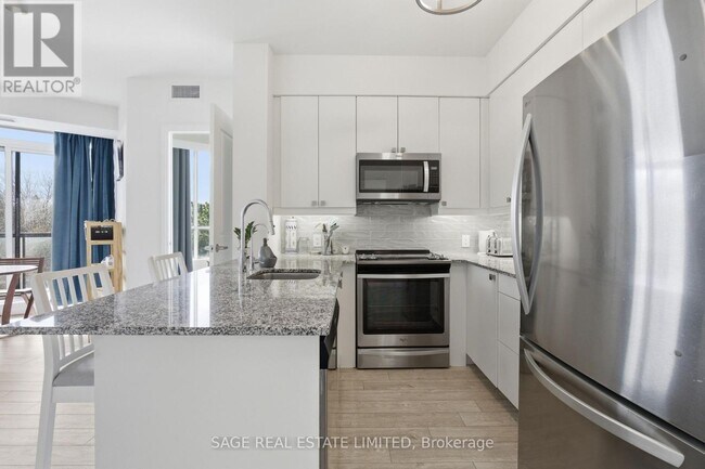 Photo du bâtiment - 3655 Kingston Rd