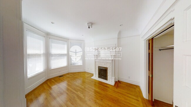 Building Photo - 1043 Noe St