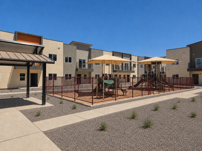 Building Photo - Echo Ridge