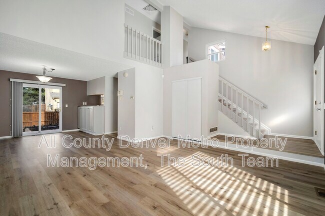 Foto del edificio - 4371 Malta St