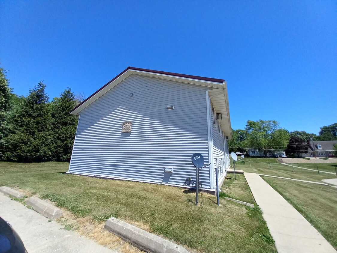 Primary Photo - 101 N Campbell St