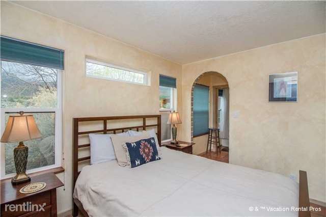 Foto del edificio - 1450 Couse Rd