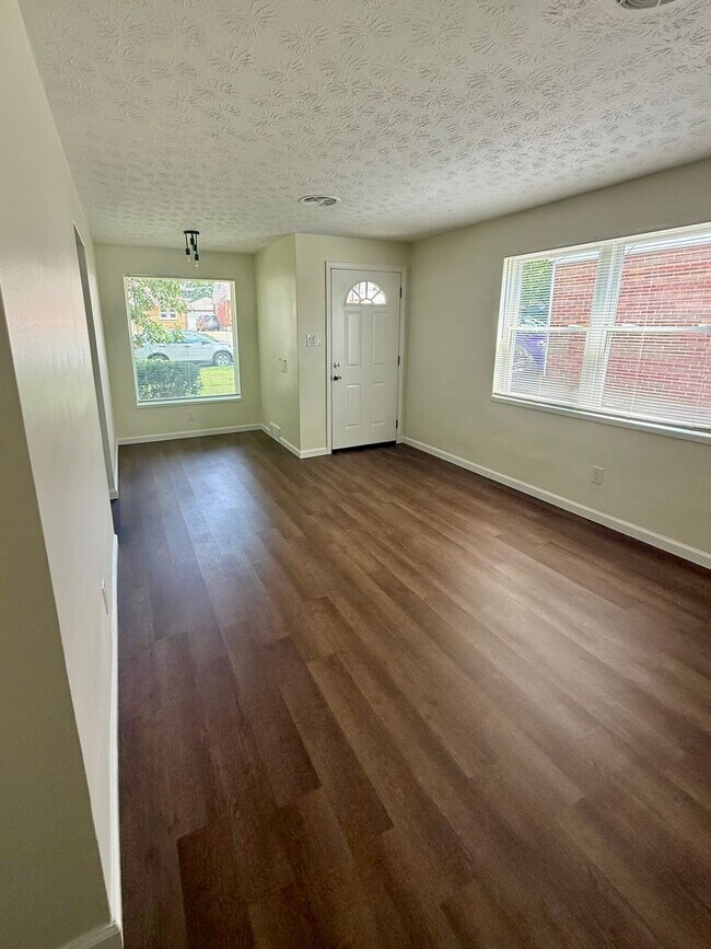 Foto del edificio - Fully Remodeled 2BR/1BA Ranch