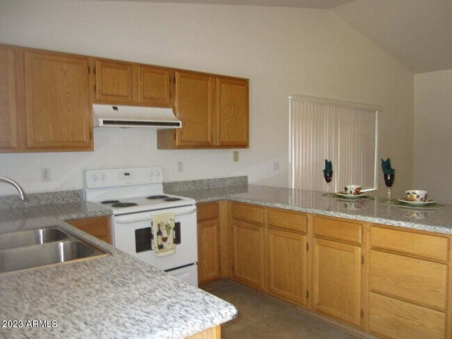 Building Photo - 2757 N Rugby Cir