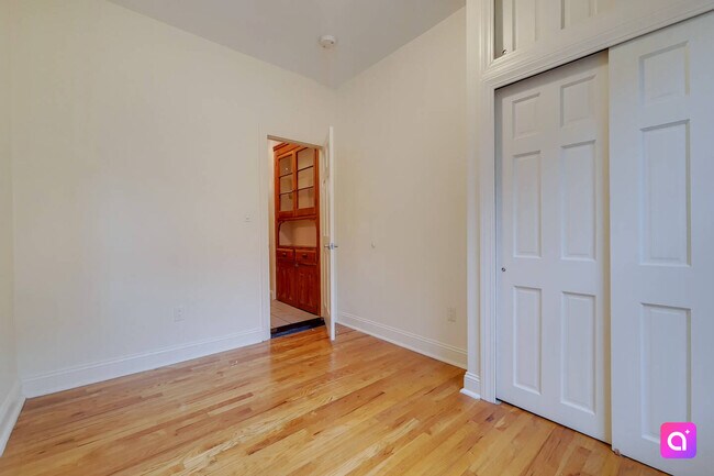 Building Photo - 211 W 80th St