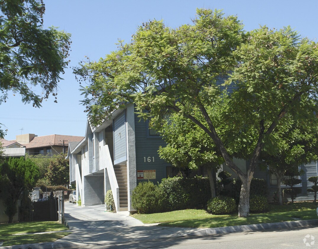 Foto del edificio - 161 S Junipero Serra Dr