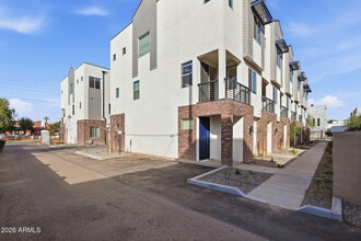 Building Photo - 850 N 8th Ave