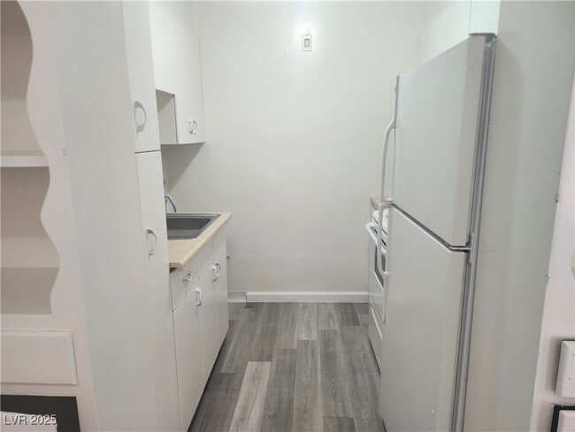 Foto del edificio - 559 San Pablo Dr